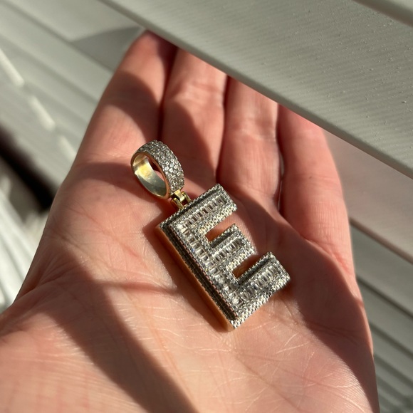 Blinged out E pendant cubic zirconia sterling silver 925 gold and silver - Picture 3 of 7